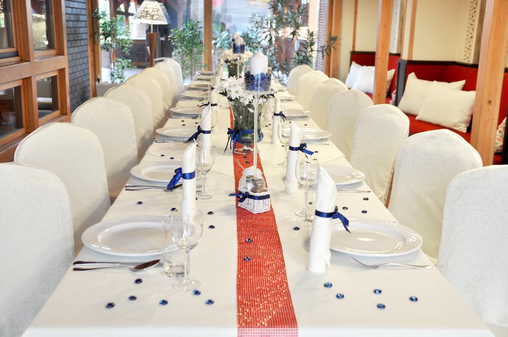 Hotel Ahotel 2*